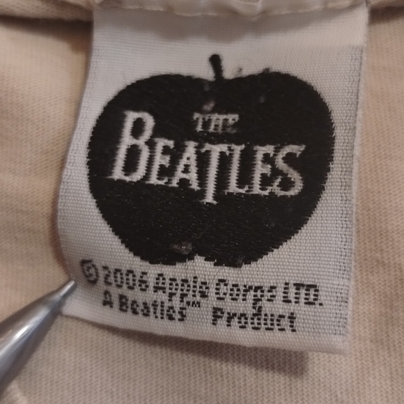 The Beatles 2006 Sgt. Pepper's Lonely Hearts Club Band t-shirt - Picture 4 of 7